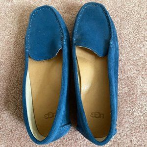 UGG Driving Moccasin Size 6 Woman
